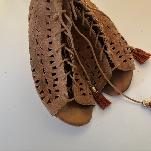 Matisse x Ascot Friday Boheme Moccasin Fringe Cut Out Brown Suede Sandals Tan 7 - Picture 6 of 7